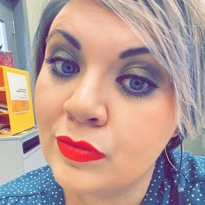 Meet your Posher, Candice